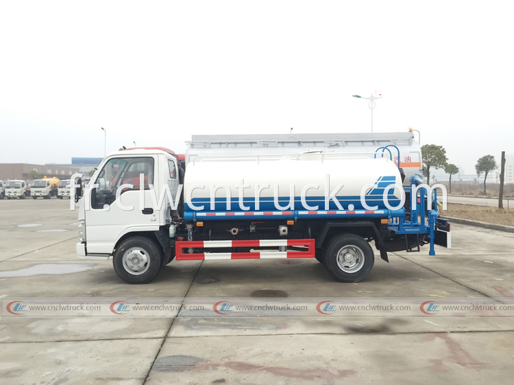 water spraying truck 1